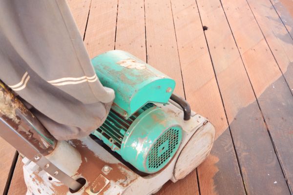 Cost of Cedar Deck Sanding in Lincoln